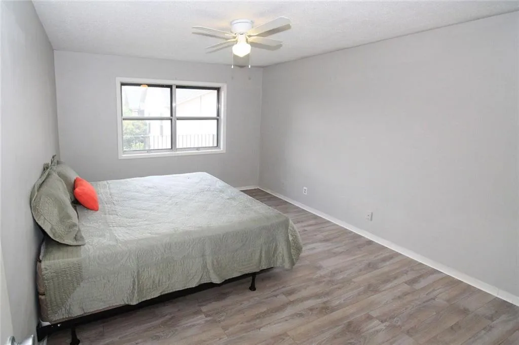 6851 Roswell Road Unit E7, Sandy Springs, Georgia 30328, 4 Bedrooms Bedrooms, ,2 BathroomsBathrooms,Residential,Sold,6851 Roswell Road Unit E7,5871103