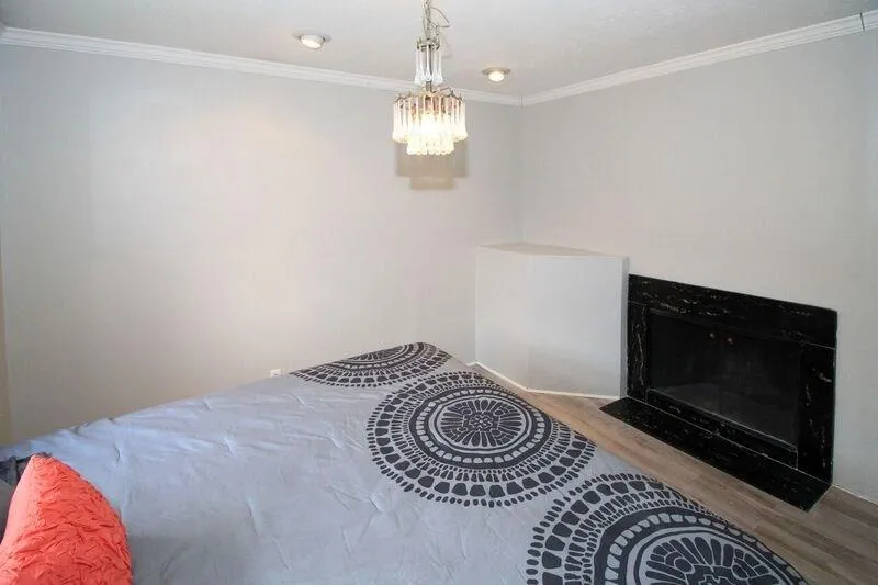 6851 Roswell Road Unit E7, Sandy Springs, Georgia 30328, 4 Bedrooms Bedrooms, ,2 BathroomsBathrooms,Residential,Sold,6851 Roswell Road Unit E7,5871103