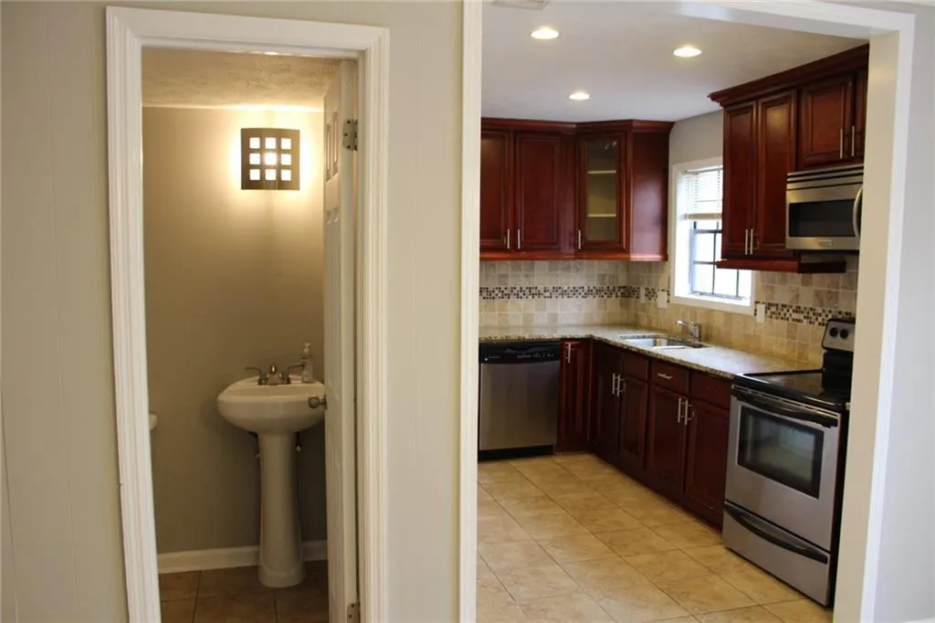 290 Winding River Drive Unit J, Atlanta, Georgia 30350, 2 Bedrooms Bedrooms, ,2 BathroomsBathrooms,Residential,Sold,290 Winding River Drive Unit J,5732864