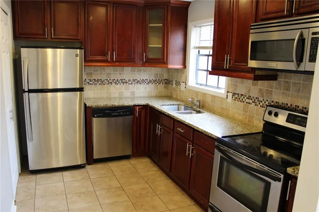 290 Winding River Drive Unit J, Atlanta, Georgia 30350, 2 Bedrooms Bedrooms, ,2 BathroomsBathrooms,Residential,Sold,290 Winding River Drive Unit J,5732864