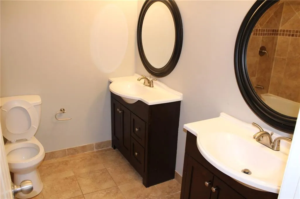 290 Winding River Drive Unit J, Atlanta, Georgia 30350, 2 Bedrooms Bedrooms, ,2 BathroomsBathrooms,Residential,Sold,290 Winding River Drive Unit J,5732864