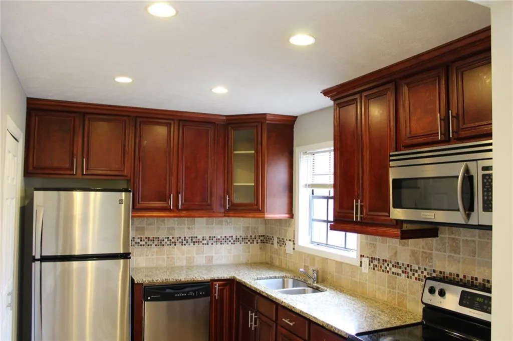 290 Winding River Drive Unit J, Atlanta, Georgia 30350, 2 Bedrooms Bedrooms, ,2 BathroomsBathrooms,Residential,Sold,290 Winding River Drive Unit J,5732864