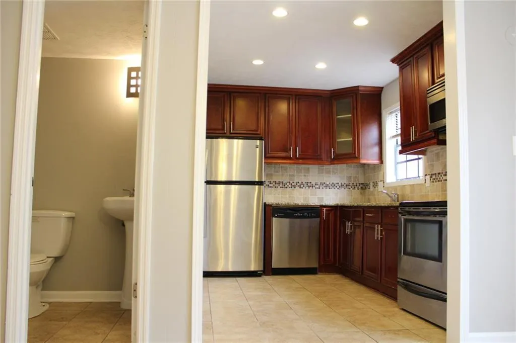 290 Winding River Drive Unit J, Atlanta, Georgia 30350, 2 Bedrooms Bedrooms, ,2 BathroomsBathrooms,Residential,Sold,290 Winding River Drive Unit J,5732864