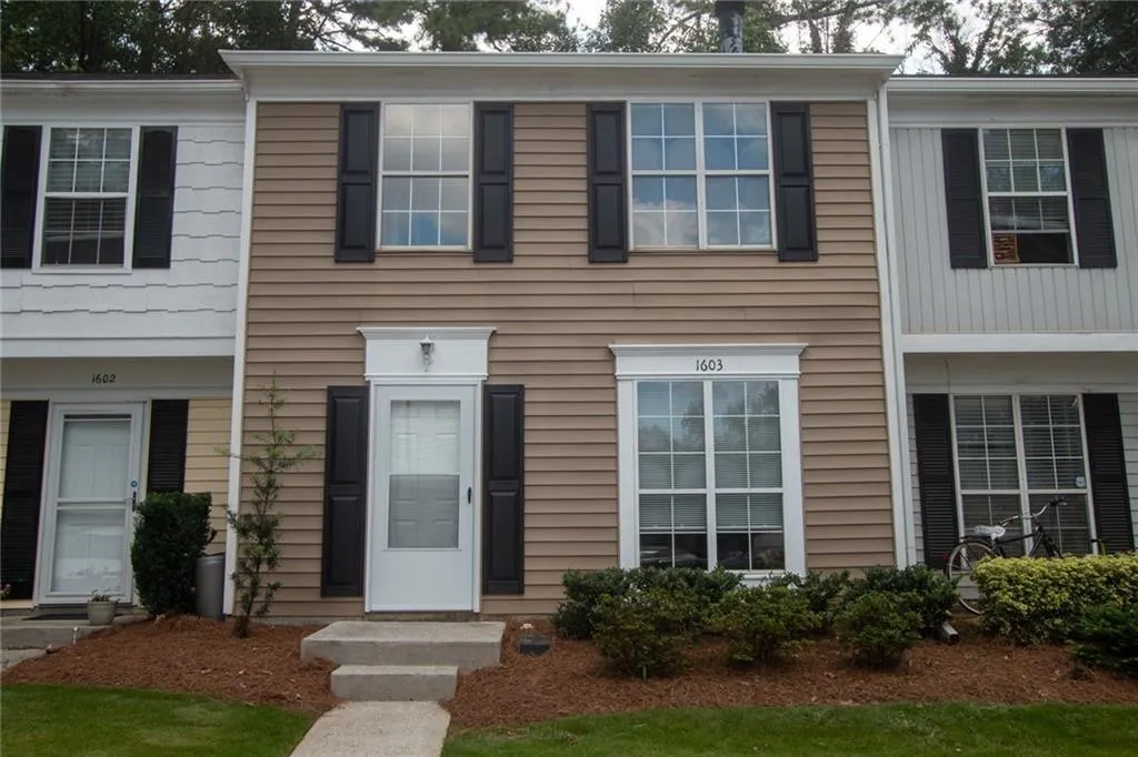 1603 Queen Anne Court, Sandy Springs, Georgia 30350, 2 Bedrooms Bedrooms, ,2 BathroomsBathrooms,Residential,Sold,1603 Queen Anne Court,7112964