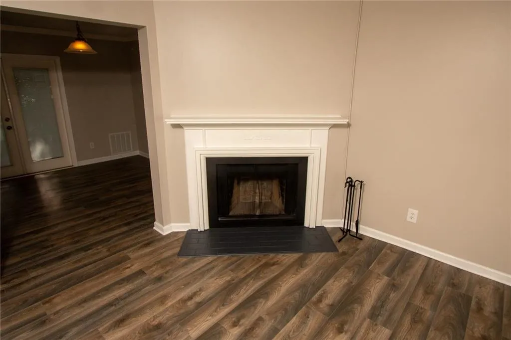 1603 Queen Anne Court, Sandy Springs, Georgia 30350, 2 Bedrooms Bedrooms, ,2 BathroomsBathrooms,Residential,Sold,1603 Queen Anne Court,7112964