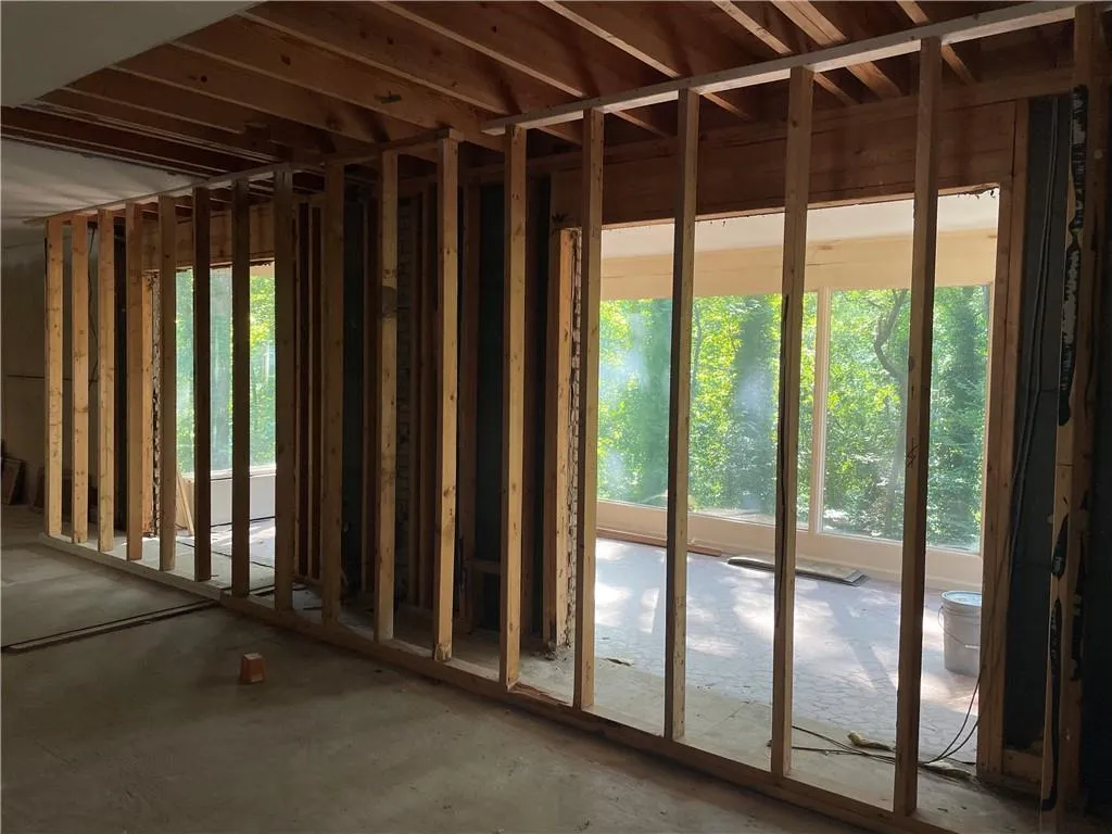 980 Winding Creek Trail, Sandy Springs, Georgia 30328, 5 Bedrooms Bedrooms, ,4 BathroomsBathrooms,Residential,Sold,980 Winding Creek Trail,6944494