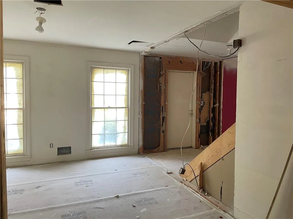 980 Winding Creek Trail, Sandy Springs, Georgia 30328, 5 Bedrooms Bedrooms, ,4 BathroomsBathrooms,Residential,Sold,980 Winding Creek Trail,6944494