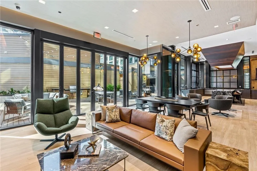40 12th Street Ne Unit 1005, Atlanta, Georgia 30309, 3 Bedrooms Bedrooms, ,3 BathroomsBathrooms,Residential,For Sale,40 12th Street Ne Unit 1005,7395704
