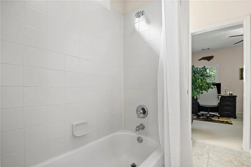 3200 Windsor Lake Drive Ne, Atlanta, Georgia 30319, 5 Bedrooms Bedrooms, ,4 BathroomsBathrooms,Residential,For Sale,3200 Windsor Lake Drive Ne,7673996