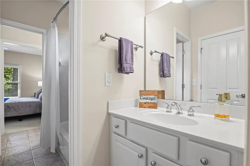 3200 Windsor Lake Drive Ne, Atlanta, Georgia 30319, 5 Bedrooms Bedrooms, ,4 BathroomsBathrooms,Residential,For Sale,3200 Windsor Lake Drive Ne,7673996