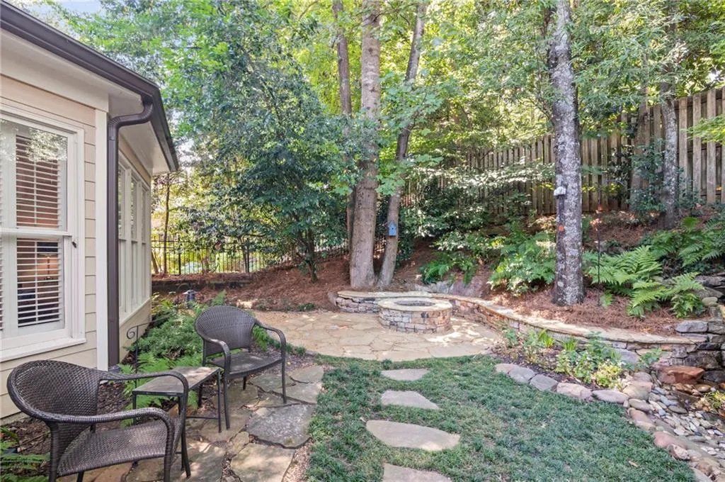 3200 Windsor Lake Drive Ne, Atlanta, Georgia 30319, 5 Bedrooms Bedrooms, ,4 BathroomsBathrooms,Residential,For Sale,3200 Windsor Lake Drive Ne,7673996