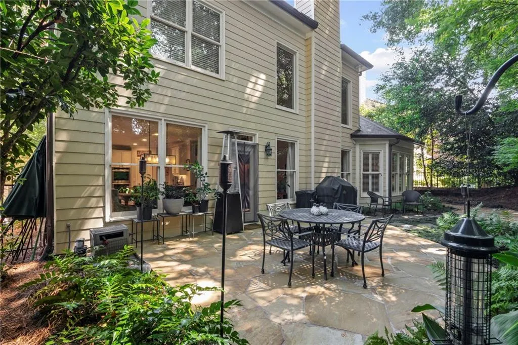 3200 Windsor Lake Drive Ne, Atlanta, Georgia 30319, 5 Bedrooms Bedrooms, ,4 BathroomsBathrooms,Residential,For Sale,3200 Windsor Lake Drive Ne,7673996