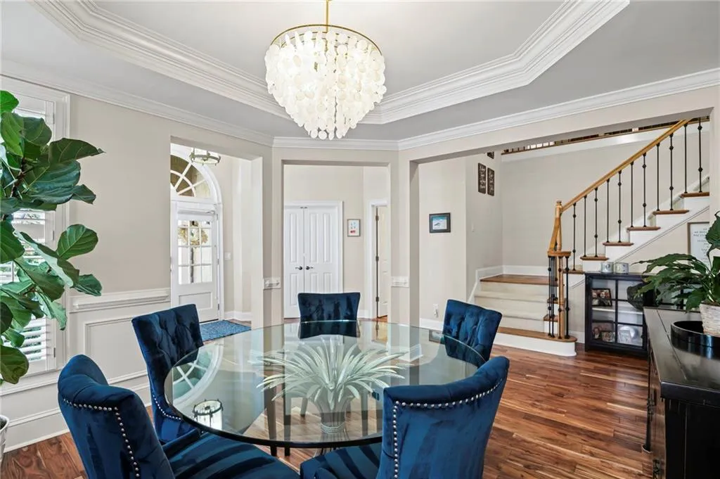 3200 Windsor Lake Drive Ne, Atlanta, Georgia 30319, 5 Bedrooms Bedrooms, ,4 BathroomsBathrooms,Residential,For Sale,3200 Windsor Lake Drive Ne,7673996