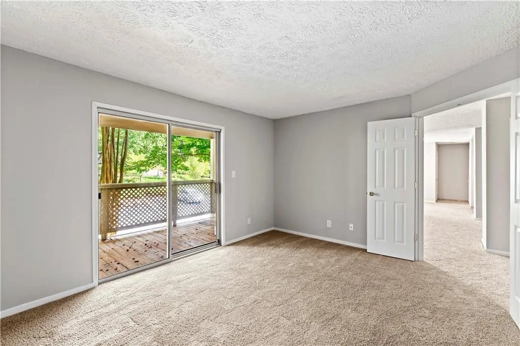 6808 Glenridge Drive Unit D, Atlanta, Georgia 30328, 1 Bedroom Bedrooms, ,1 BathroomBathrooms,Residential,Sold,6808 Glenridge Drive Unit D,6928213