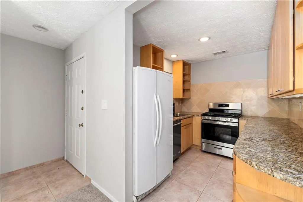 6808 Glenridge Drive Unit D, Atlanta, Georgia 30328, 1 Bedroom Bedrooms, ,1 BathroomBathrooms,Residential,Sold,6808 Glenridge Drive Unit D,6928213