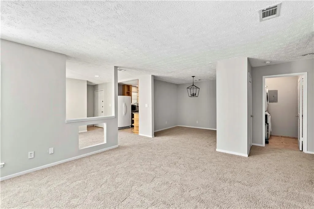 6808 Glenridge Drive Unit D, Atlanta, Georgia 30328, 1 Bedroom Bedrooms, ,1 BathroomBathrooms,Residential,Sold,6808 Glenridge Drive Unit D,6928213