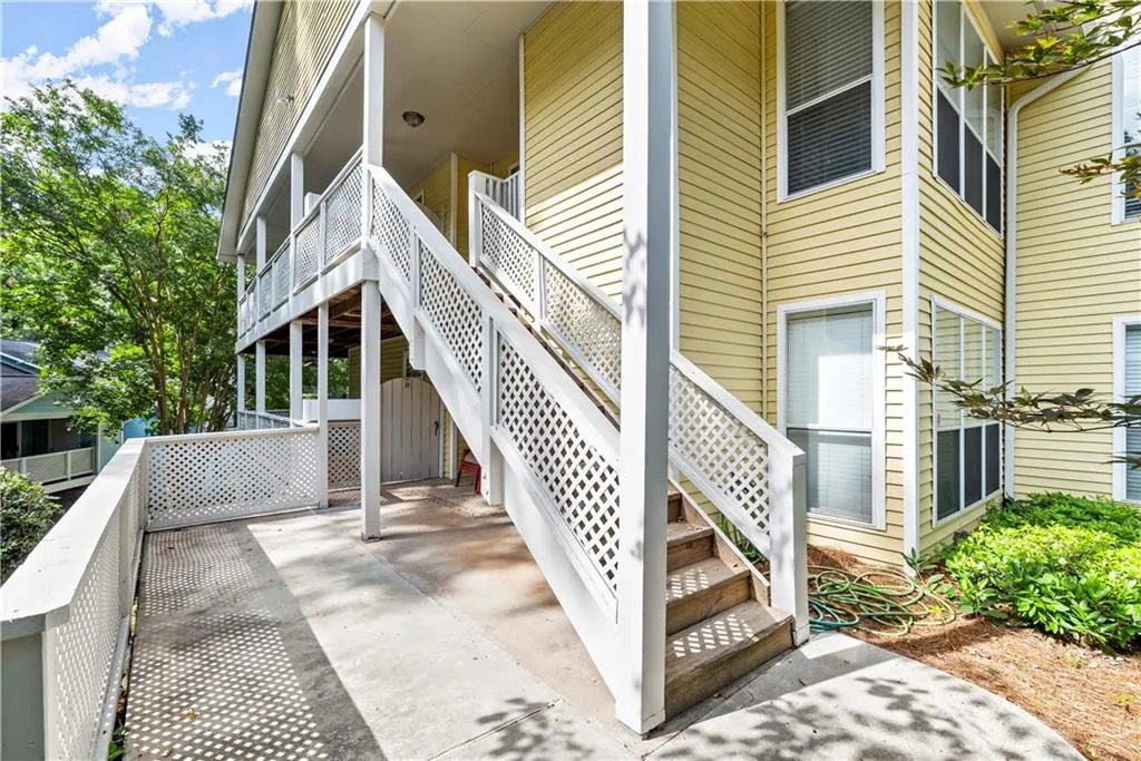 6808 Glenridge Drive Unit D, Atlanta, Georgia 30328, 1 Bedroom Bedrooms, ,1 BathroomBathrooms,Residential,Sold,6808 Glenridge Drive Unit D,6928213