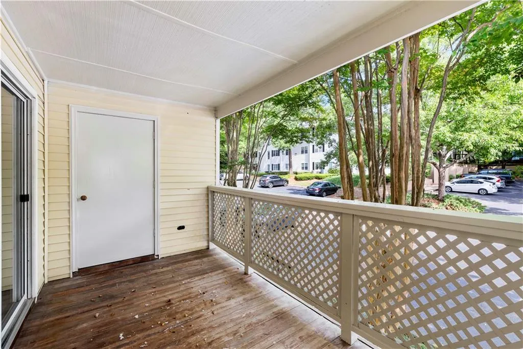 6808 Glenridge Drive Unit D, Atlanta, Georgia 30328, 1 Bedroom Bedrooms, ,1 BathroomBathrooms,Residential,Sold,6808 Glenridge Drive Unit D,6928213