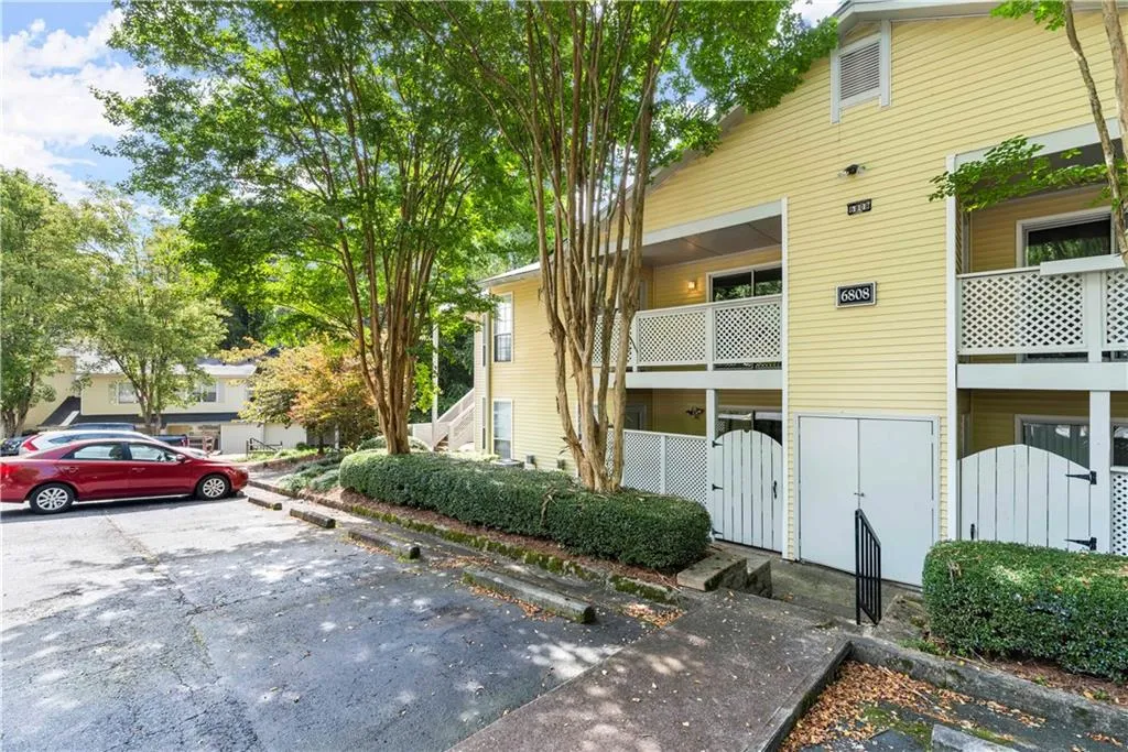 6808 Glenridge Drive Unit D, Atlanta, Georgia 30328, 1 Bedroom Bedrooms, ,1 BathroomBathrooms,Residential,Sold,6808 Glenridge Drive Unit D,6928213