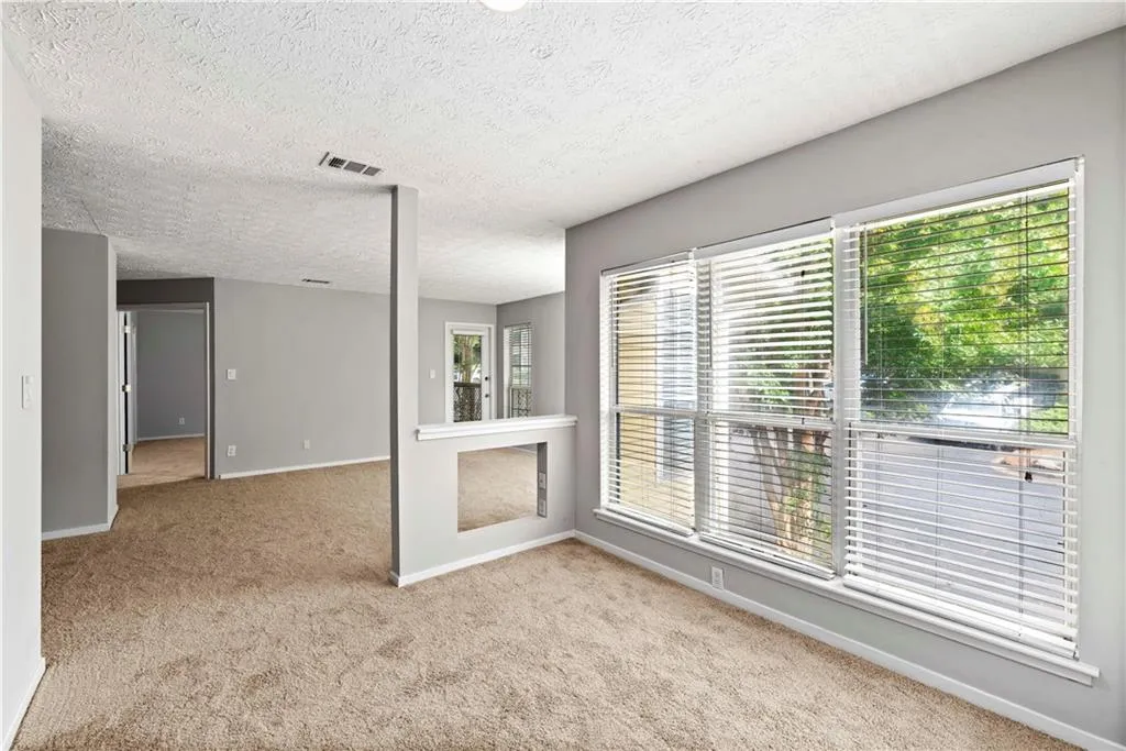 6808 Glenridge Drive Unit D, Atlanta, Georgia 30328, 1 Bedroom Bedrooms, ,1 BathroomBathrooms,Residential,Sold,6808 Glenridge Drive Unit D,6928213