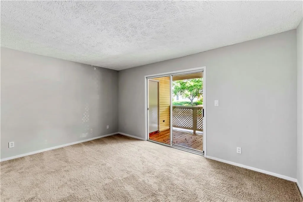 6808 Glenridge Drive Unit D, Atlanta, Georgia 30328, 1 Bedroom Bedrooms, ,1 BathroomBathrooms,Residential,Sold,6808 Glenridge Drive Unit D,6928213