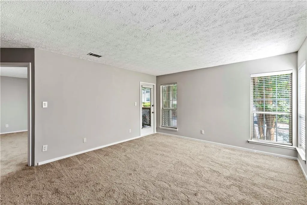 6808 Glenridge Drive Unit D, Atlanta, Georgia 30328, 1 Bedroom Bedrooms, ,1 BathroomBathrooms,Residential,Sold,6808 Glenridge Drive Unit D,6928213