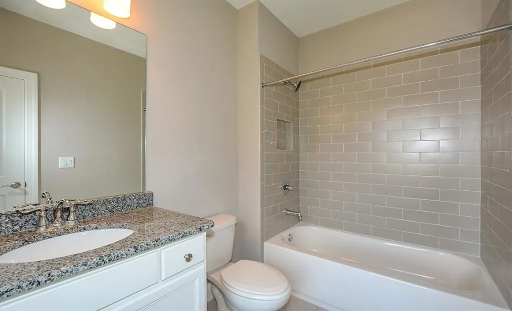 636 Esfun Trace, Sandy Springs, Georgia 30328, 4 Bedrooms Bedrooms, ,4 BathroomsBathrooms,Residential,Sold,636 Esfun Trace,5717633