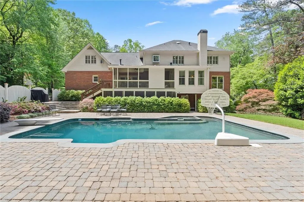 935 Ivy Falls Drive, Sandy Springs, Georgia 30328, 5 Bedrooms Bedrooms, ,4 BathroomsBathrooms,Residential,For Sale,935 Ivy Falls Drive,7758292