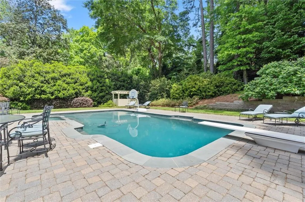 935 Ivy Falls Drive, Sandy Springs, Georgia 30328, 5 Bedrooms Bedrooms, ,4 BathroomsBathrooms,Residential,For Sale,935 Ivy Falls Drive,7758292