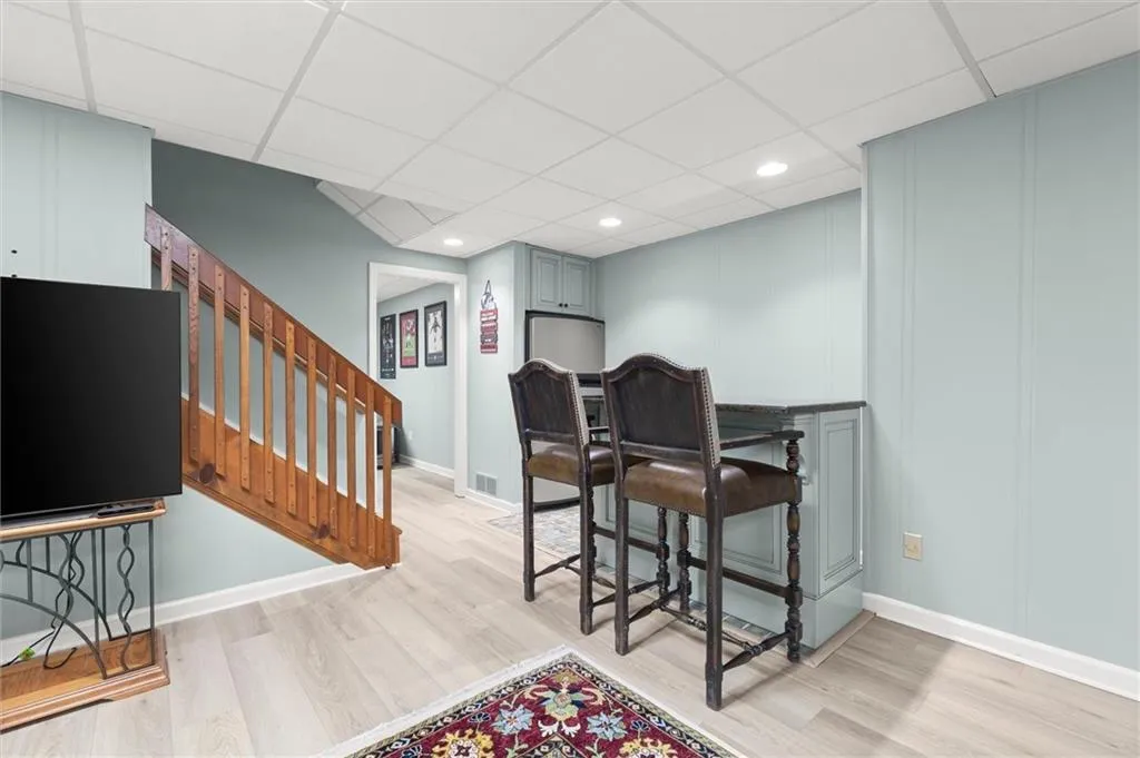 935 Ivy Falls Drive, Sandy Springs, Georgia 30328, 5 Bedrooms Bedrooms, ,4 BathroomsBathrooms,Residential,For Sale,935 Ivy Falls Drive,7758292