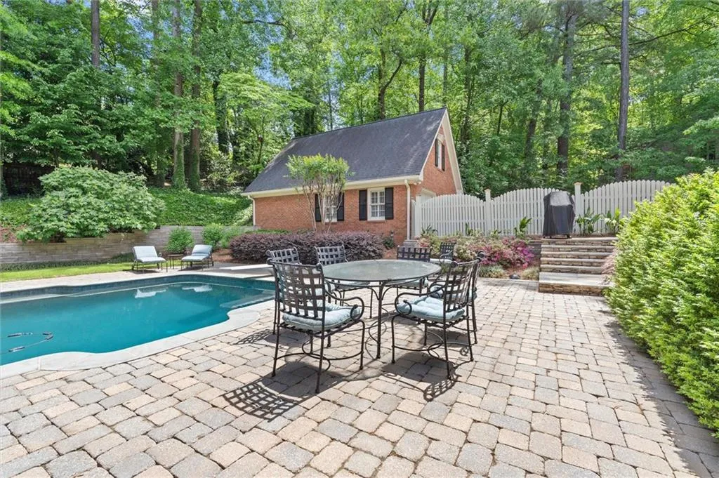 935 Ivy Falls Drive, Sandy Springs, Georgia 30328, 5 Bedrooms Bedrooms, ,4 BathroomsBathrooms,Residential,For Sale,935 Ivy Falls Drive,7758292