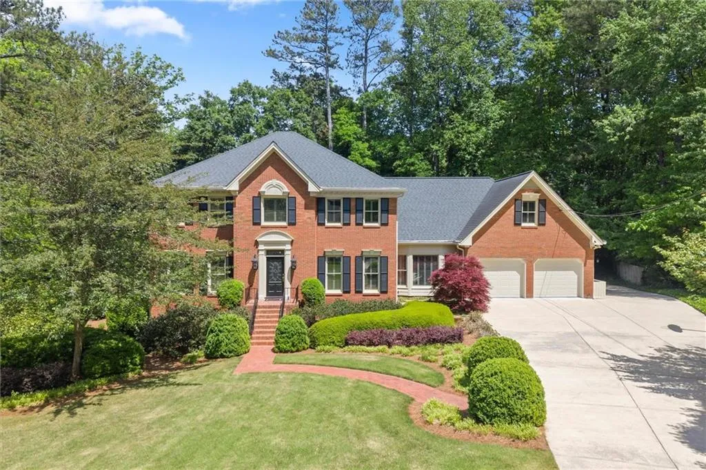935 Ivy Falls Drive, Sandy Springs, Georgia 30328, 5 Bedrooms Bedrooms, ,4 BathroomsBathrooms,Residential,For Sale,935 Ivy Falls Drive,7758292