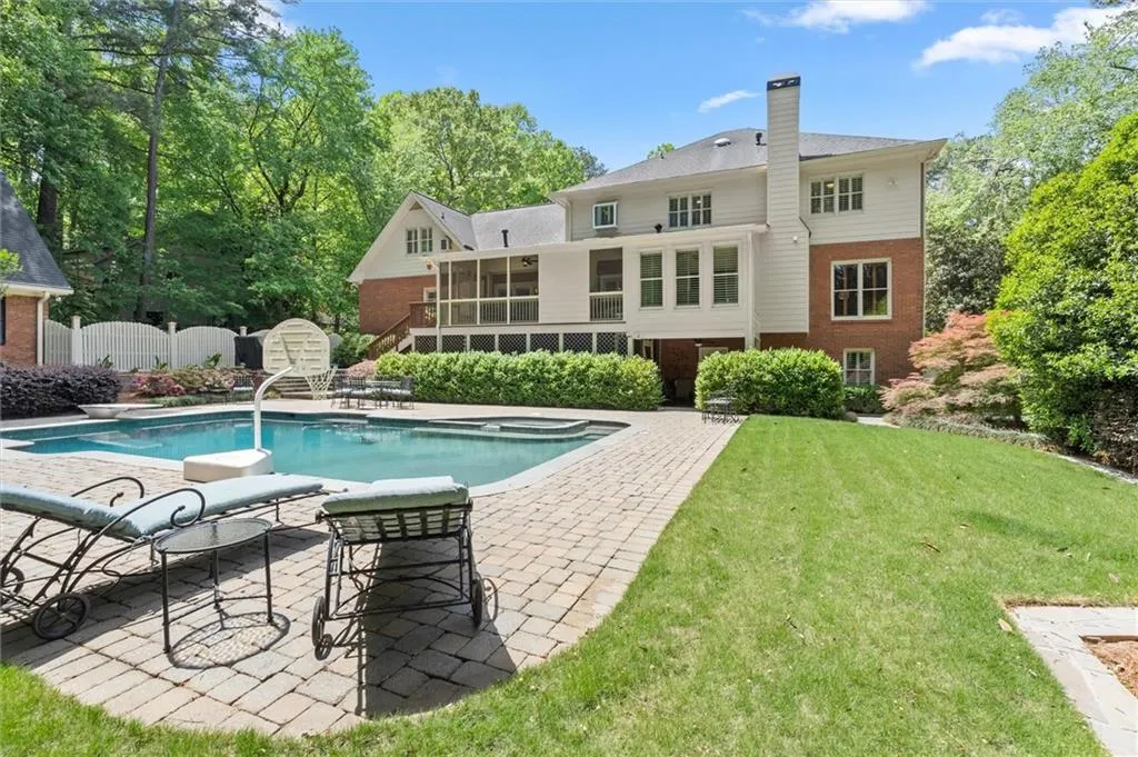 935 Ivy Falls Drive, Sandy Springs, Georgia 30328, 5 Bedrooms Bedrooms, ,4 BathroomsBathrooms,Residential,For Sale,935 Ivy Falls Drive,7758292