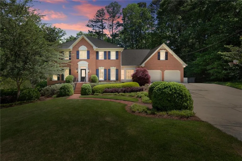935 Ivy Falls Drive, Sandy Springs, Georgia 30328, 5 Bedrooms Bedrooms, ,4 BathroomsBathrooms,Residential,For Sale,935 Ivy Falls Drive,7758292