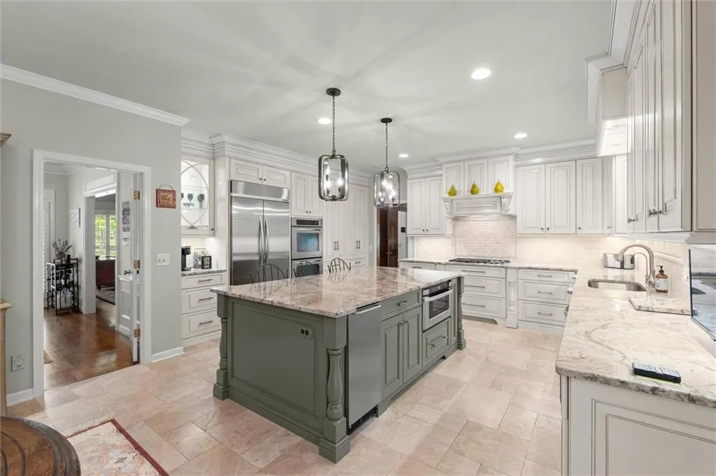 935 Ivy Falls Drive, Sandy Springs, Georgia 30328, 5 Bedrooms Bedrooms, ,4 BathroomsBathrooms,Residential,For Sale,935 Ivy Falls Drive,7758292