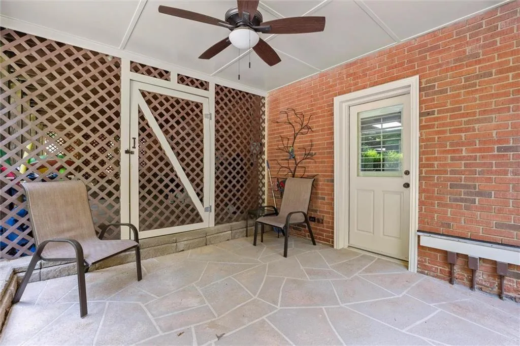 935 Ivy Falls Drive, Sandy Springs, Georgia 30328, 5 Bedrooms Bedrooms, ,4 BathroomsBathrooms,Residential,For Sale,935 Ivy Falls Drive,7758292