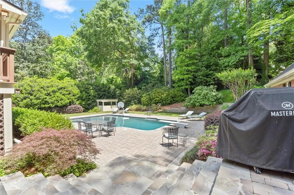 935 Ivy Falls Drive, Sandy Springs, Georgia 30328, 5 Bedrooms Bedrooms, ,4 BathroomsBathrooms,Residential,For Sale,935 Ivy Falls Drive,7758292