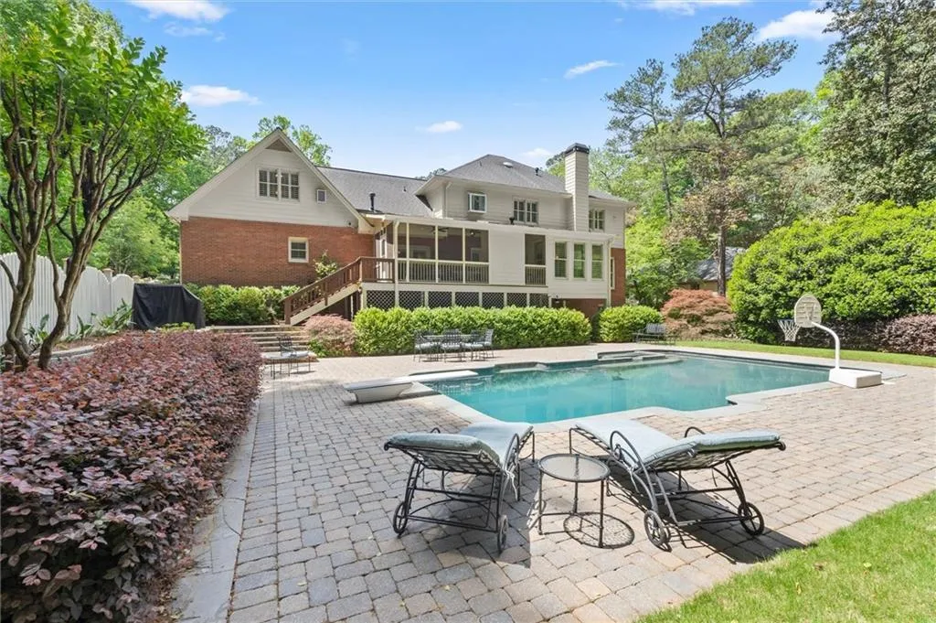 935 Ivy Falls Drive, Sandy Springs, Georgia 30328, 5 Bedrooms Bedrooms, ,4 BathroomsBathrooms,Residential,For Sale,935 Ivy Falls Drive,7758292