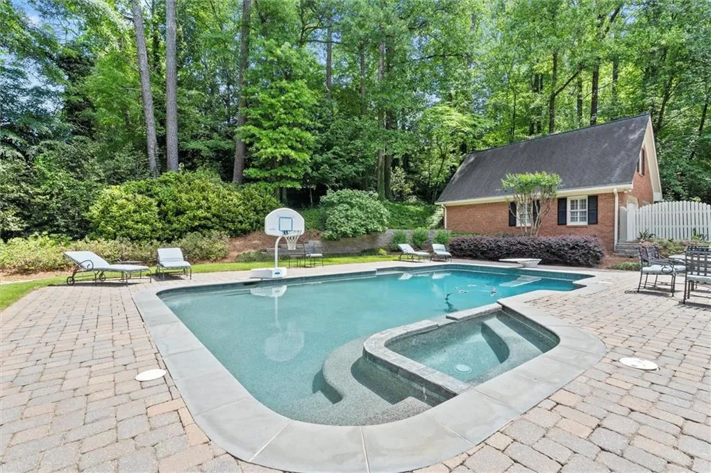 935 Ivy Falls Drive, Sandy Springs, Georgia 30328, 5 Bedrooms Bedrooms, ,4 BathroomsBathrooms,Residential,For Sale,935 Ivy Falls Drive,7758292