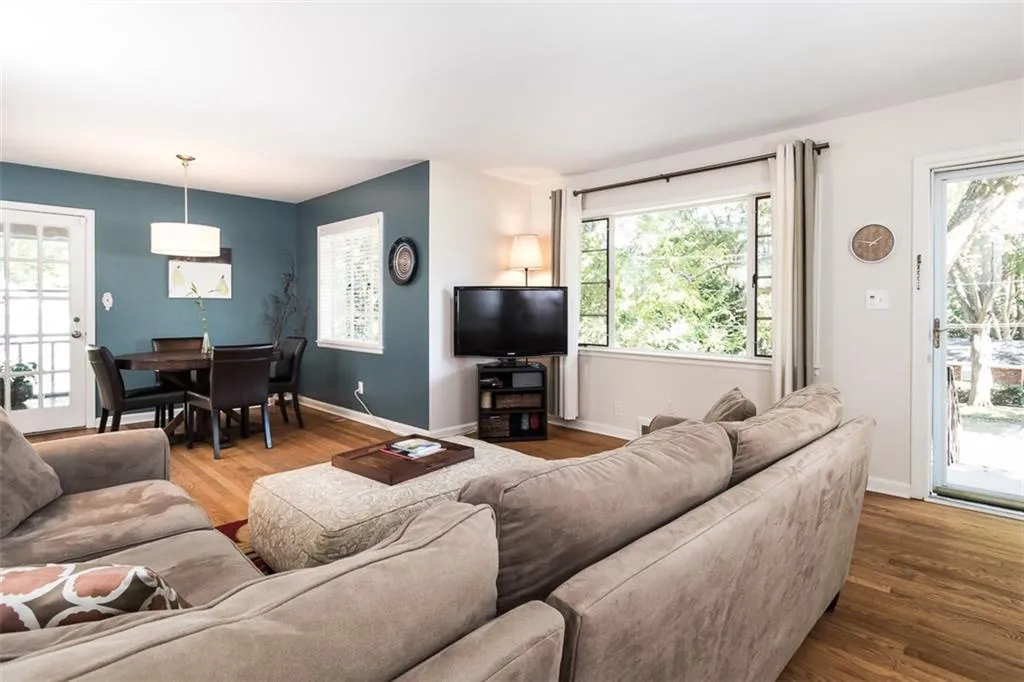 2506 Parkdale Place Ne, Atlanta, Georgia 30305, 3 Bedrooms Bedrooms, ,2 BathroomsBathrooms,Residential,Sold,2506 Parkdale Place Ne,5766271
