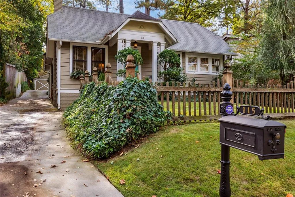 115 Lindbergh Drive Ne, Atlanta, Georgia 30305, 2 Bedrooms Bedrooms, ,2 BathroomsBathrooms,Residential,Sold,115 Lindbergh Drive Ne,5931656