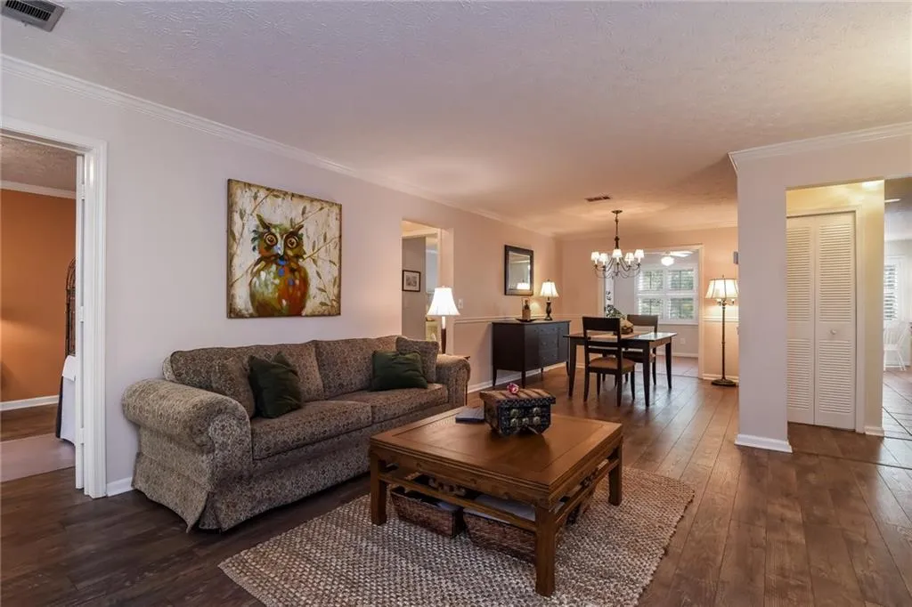 19 Normandy Court Ne Unit 19, Atlanta, Georgia 30324, 3 Bedrooms Bedrooms, ,2 BathroomsBathrooms,Residential,Sold,19 Normandy Court Ne Unit 19,5734703