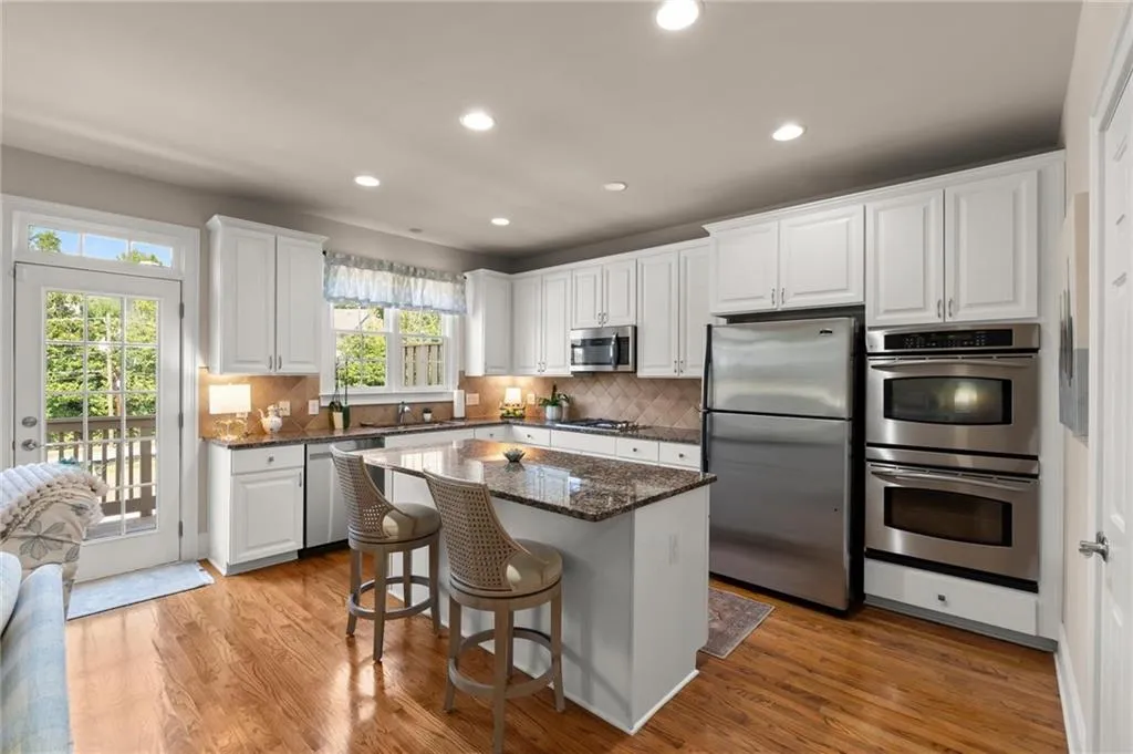 184 Mystic Court, Sandy Springs, Georgia 30342, 3 Bedrooms Bedrooms, 0 ,3 BathroomsBathrooms,Residential,For Sale,184 Mystic Court,7841239