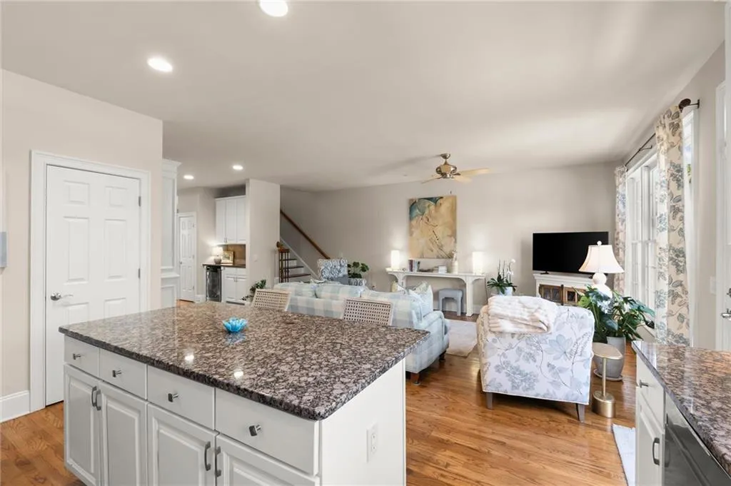 184 Mystic Court, Sandy Springs, Georgia 30342, 3 Bedrooms Bedrooms, 0 ,3 BathroomsBathrooms,Residential,For Sale,184 Mystic Court,7841239