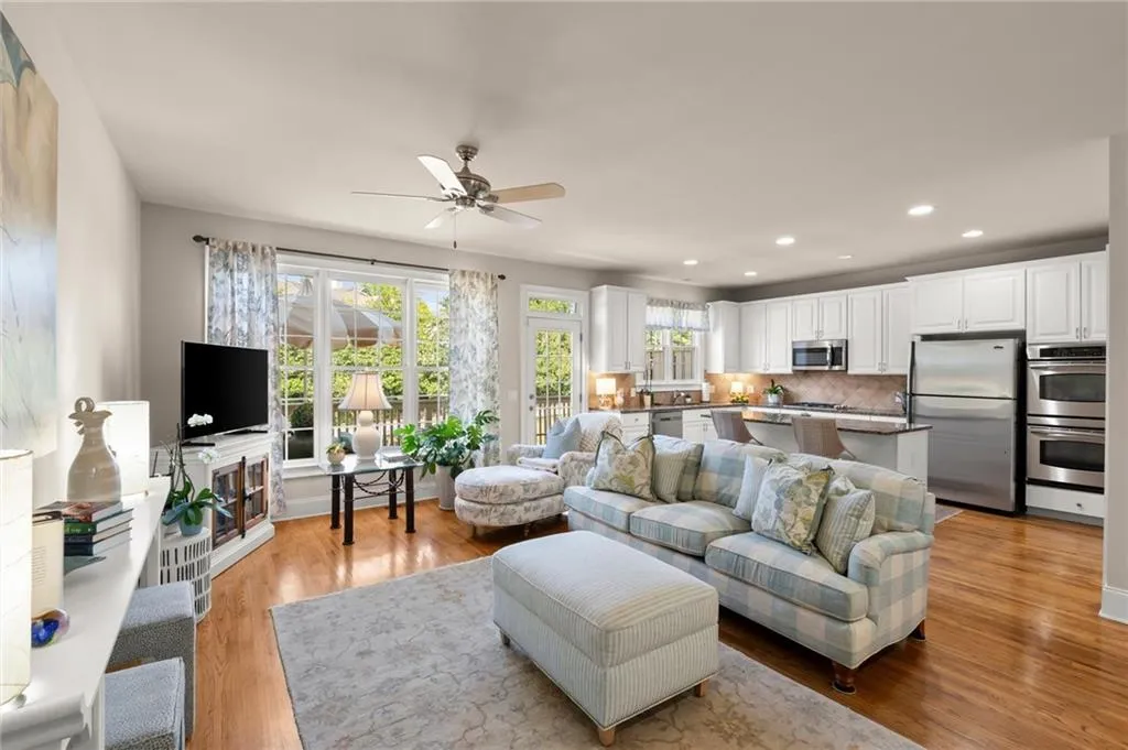 184 Mystic Court, Sandy Springs, Georgia 30342, 3 Bedrooms Bedrooms, 0 ,3 BathroomsBathrooms,Residential,For Sale,184 Mystic Court,7841239