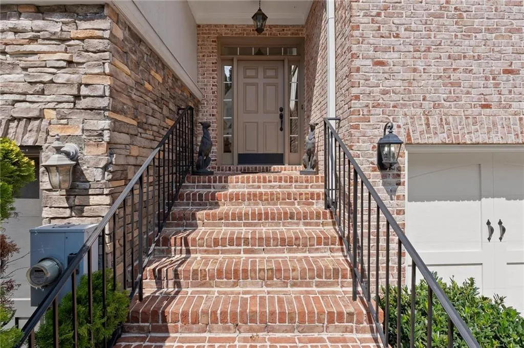 184 Mystic Court, Sandy Springs, Georgia 30342, 3 Bedrooms Bedrooms, 0 ,3 BathroomsBathrooms,Residential,For Sale,184 Mystic Court,7841239