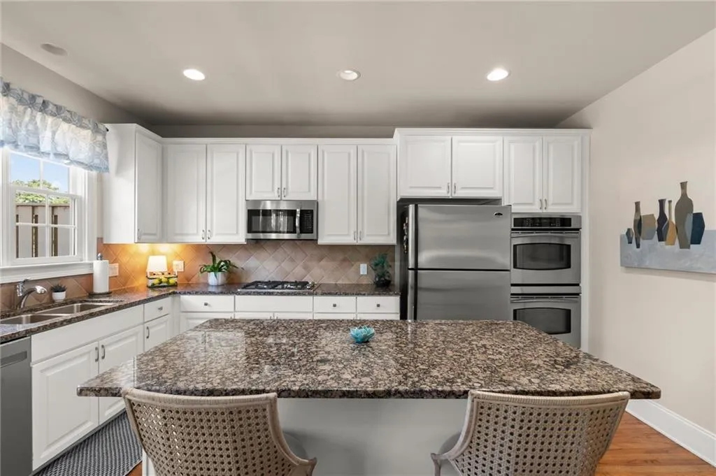 184 Mystic Court, Sandy Springs, Georgia 30342, 3 Bedrooms Bedrooms, 0 ,3 BathroomsBathrooms,Residential,For Sale,184 Mystic Court,7841239