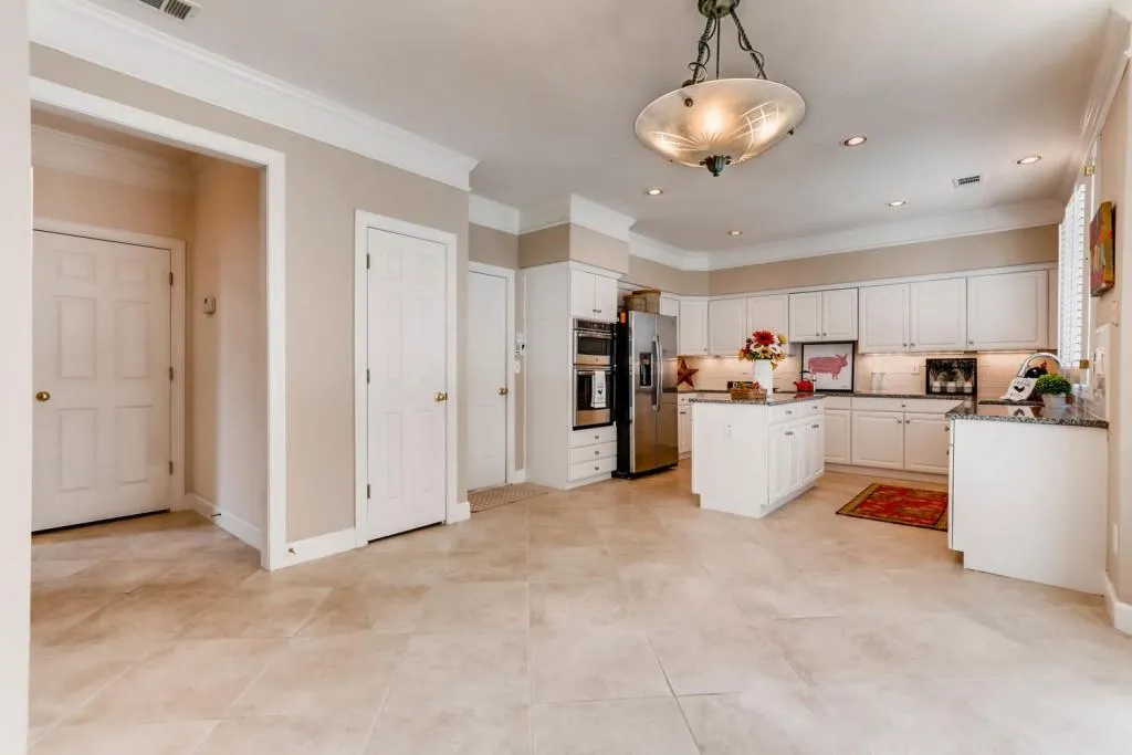 720 Glenridge Close Drive, Atlanta, Georgia 30328, 3 Bedrooms Bedrooms, ,2 BathroomsBathrooms,Residential,Sold,720 Glenridge Close Drive,6059715