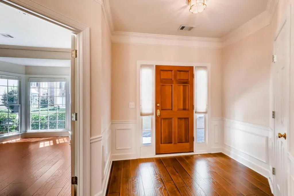 720 Glenridge Close Drive, Atlanta, Georgia 30328, 3 Bedrooms Bedrooms, ,2 BathroomsBathrooms,Residential,Sold,720 Glenridge Close Drive,6059715