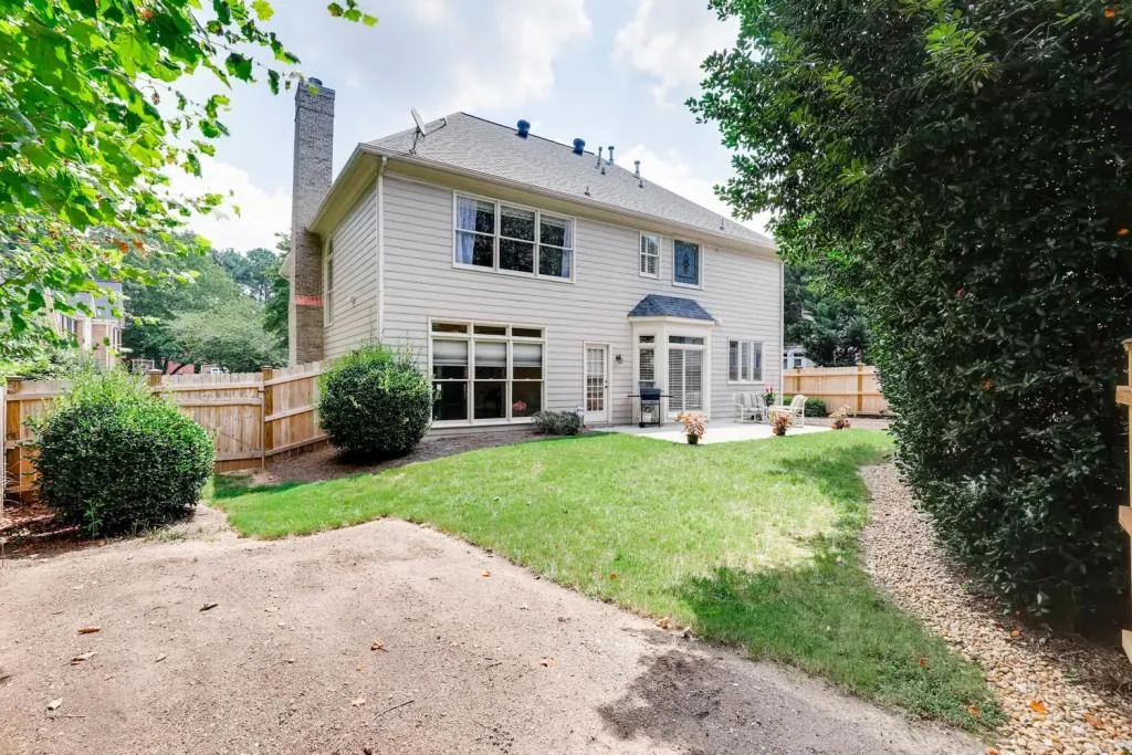 720 Glenridge Close Drive, Atlanta, Georgia 30328, 3 Bedrooms Bedrooms, ,2 BathroomsBathrooms,Residential,Sold,720 Glenridge Close Drive,6059715
